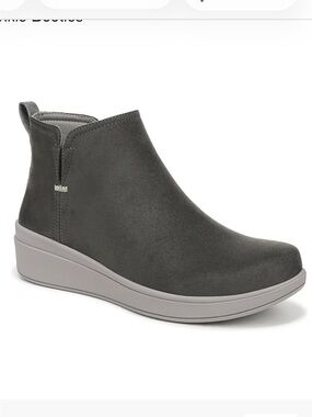 Ryka Lovely Size 7.5 Wide Water Repellent Wedge Ankle Booties